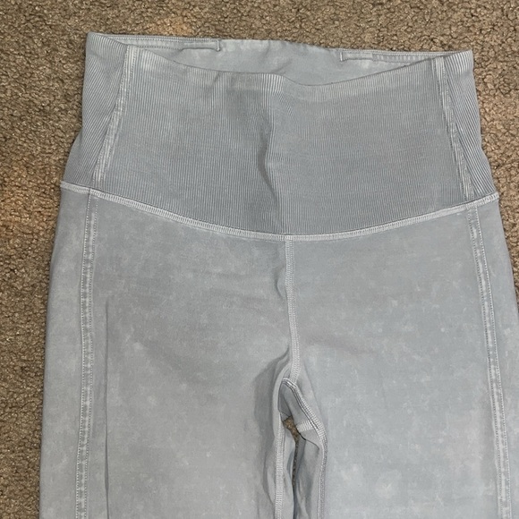 Lululemon Wunder Under Crop 23" Ribbed Washed French Clay Gray 4 - Picture 3 of 6